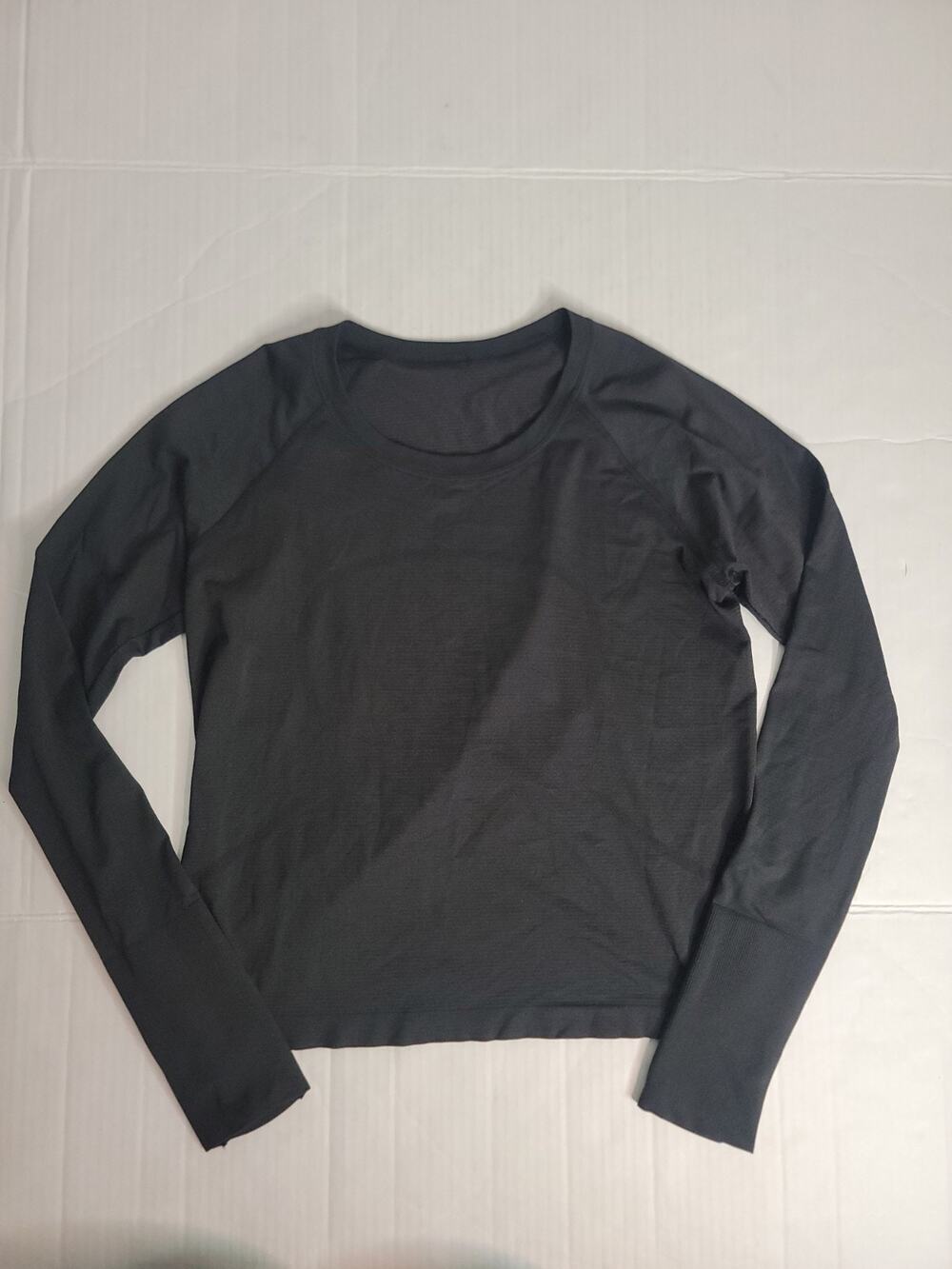 Lululemon Pullover Womens SZ 12 Run Swiftly Long Sleeves Thumbholes Dark Gray